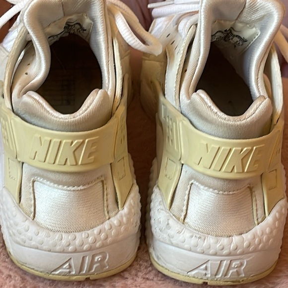 Woman’s White Nike Air White Platnum - Picture 7 of 17